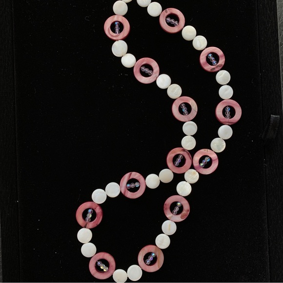 24 Inch Pink/White Fashion Beaded  Necklace - Picture 6 of 15